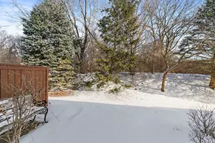 2920 Langston Cir, Saint Charles, IL 60175 - Photo 20