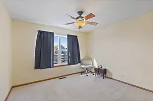 2920 Langston Cir, Saint Charles, IL 60175 - Photo 18