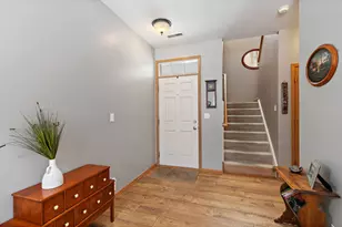 2920 Langston Cir, Saint Charles, IL 60175 - Photo 2