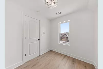 9319 S Merrill Avenue, Chicago, IL 60617 - Photo 12