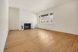 851 N Grove Ave, Elgin, IL 60120 - Photo 4