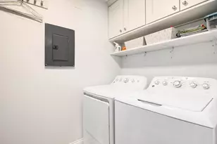 10735 Clock Tower Dr, Countryside, IL 60525 - Photo 22