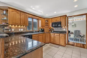 604 Mahoney Dr, Minooka, IL 60447 - Photo 6