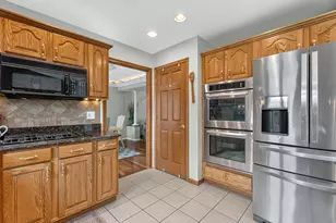 604 Mahoney Dr, Minooka, IL 60447 - Photo 4