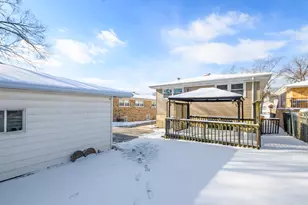 9313 S 82nd Ct, Hickory Hills, IL 60457 - Photo 26