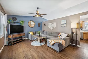 3966 N Galena Ave, Arlington Heights, IL 60004 - Photo 2