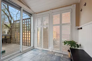 933 Maple Ave, Evanston, IL 60202 - Photo 14