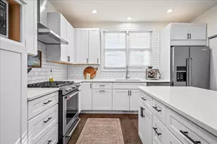 1960 N Seminary Ave, Chicago, IL 60614 - Photo 10