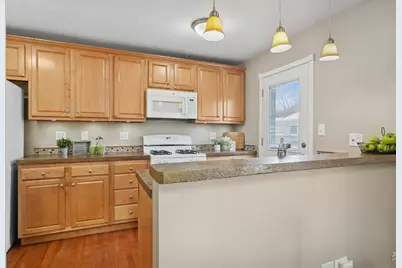 1550 N Dartmoor Avenue, Palatine, IL 60067 - Photo 8