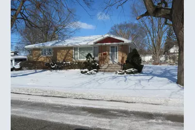 120 E 6 Th Streets, Momence, IL 60954 - Photo 1