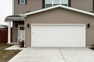 1400 8th St, Harvard, IL 60033 - Photo 1