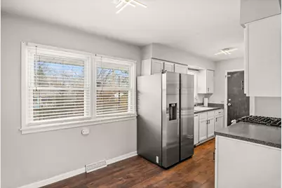 1810 Evergreen Street, Saint Charles, IL 60174 - Photo 8