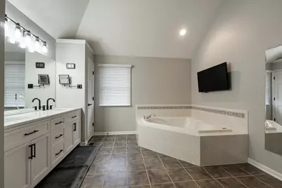 527 Ridgelawn Trail, Batavia, IL 60510 - Photo 18