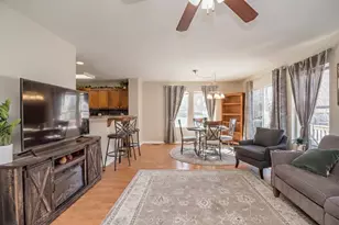 1560 Brompton Ln, Crystal Lake, IL 60014 - Photo 4