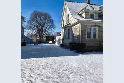 1717 S 4th Street, Rockford, IL 61104 - Photo 2