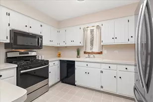 267 Center Rd, Frankfort, IL 60423 - Photo 8