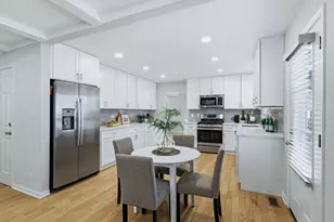 1607 Albermarle Ct, Naperville, IL 60563 - Photo 8