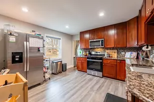 17742 Larkspur Ln, Homewood, IL 60430 - Photo 6