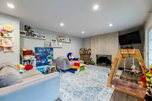 17742 Larkspur Ln, Homewood, IL 60430 - Photo 8