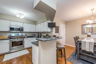 110 Lauralton St, Lake Bluff, IL 60044 - Photo 12