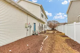 1328 W Ridge Ln, Champaign, IL 61822 - Photo 6