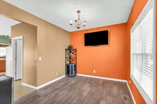 1328 W Ridge Ln, Champaign, IL 61822 - Photo 10