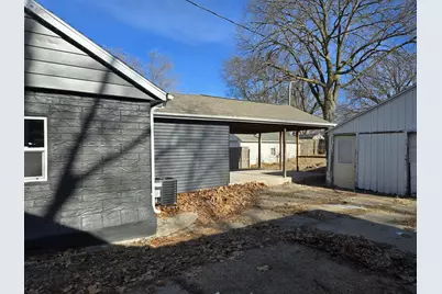 1208 S 3rd Street, Pekin, IL 61554 - Photo 2