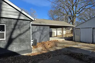 1208 S 3rd St, Pekin, IL 61554 - Photo 2