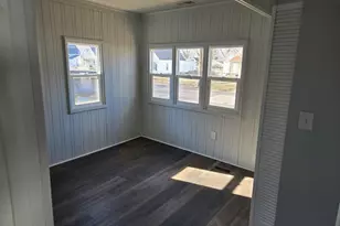 1208 S 3rd St, Pekin, IL 61554 - Photo 8