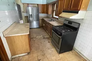 7144 S Seeley Ave, Chicago, IL 60636 - Photo 8