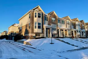 2995 Henley Ln, Naperville, IL 60540 - Photo 2