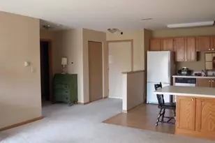 605 Barrington Ave, East Dundee, IL 60118 - Photo 2