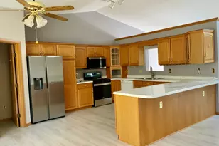 3121 Carefree Dr, Rockford, IL 61114 - Photo 8