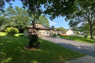 3121 Carefree Dr, Rockford, IL 61114 - Photo 2