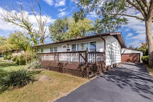 14 Arrowhead Dr, Thornton, IL 60476 - Photo 1