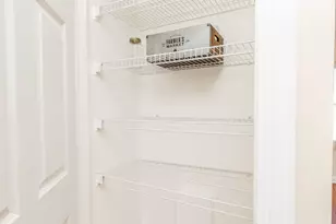 14 Arrowhead Dr, Thornton, IL 60476 - Photo 8