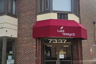 7337 S South Shore Dr, Chicago, IL 60649 - Photo 4