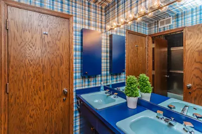 8080 Wolf Road, Burr Ridge, IL 60527 - Photo 46