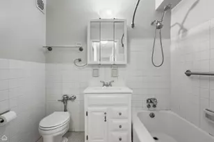 2909 N Sheridan Rd, Chicago, IL 60657 - Photo 10