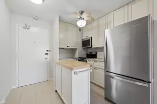 2909 N Sheridan Rd, Chicago, IL 60657 - Photo 6