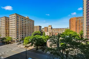 2909 N Sheridan Rd, Chicago, IL 60657 - Photo 4