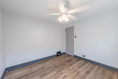 6724 S Kolin Avenue, Chicago, IL 60629 - Photo 8