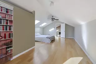 7940 Wolf Rd, Burr Ridge, IL 60527 - Photo 24