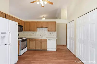 [Address not provided], Mundelein, IL 60060 - Photo 12