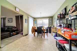 10124 Asbury Ln, Machesney Park, IL 61115 - Photo 6