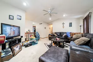 10124 Asbury Ln, Machesney Park, IL 61115 - Photo 4