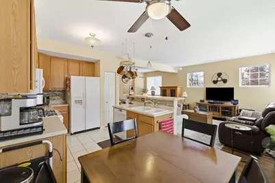 429 N Carlisle Court, Round Lake, IL 60073 - Photo 10