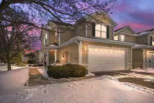 429 N Carlisle Ct, Round Lake, IL 60073 - Photo 1