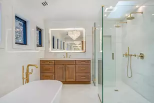 9427 Falling Waters Dr, Burr Ridge, IL 60527 - Photo 20