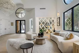 9427 Falling Waters Dr, Burr Ridge, IL 60527 - Photo 10